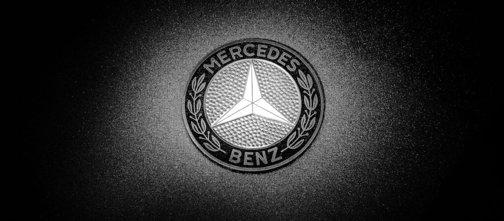  nft collectibles mbux mercedes-benz gallery introduces in-car 