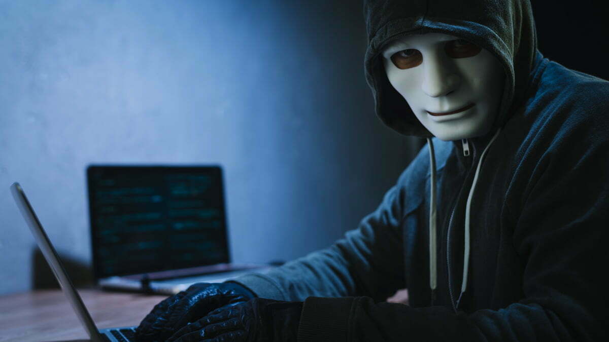 hacker-with-laptop-2